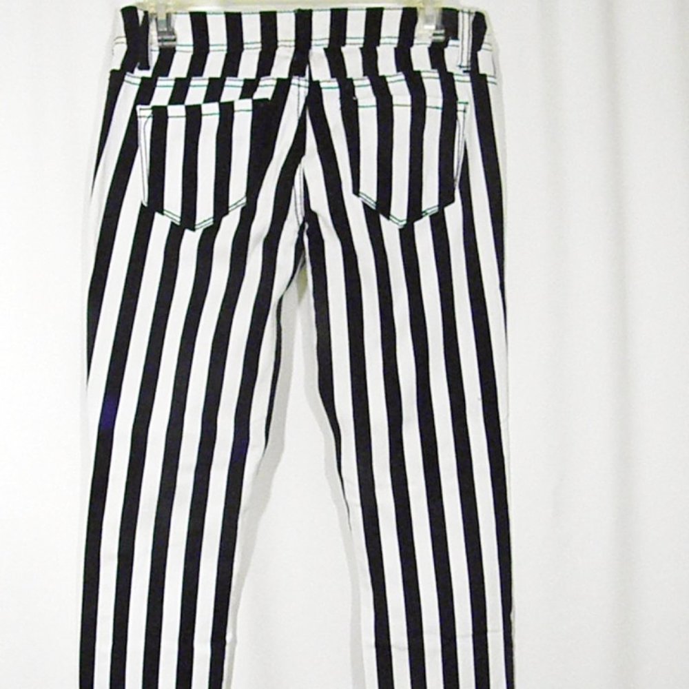 Almost Famous black and white  striped skinny Jeans - Picture 8 of 9
